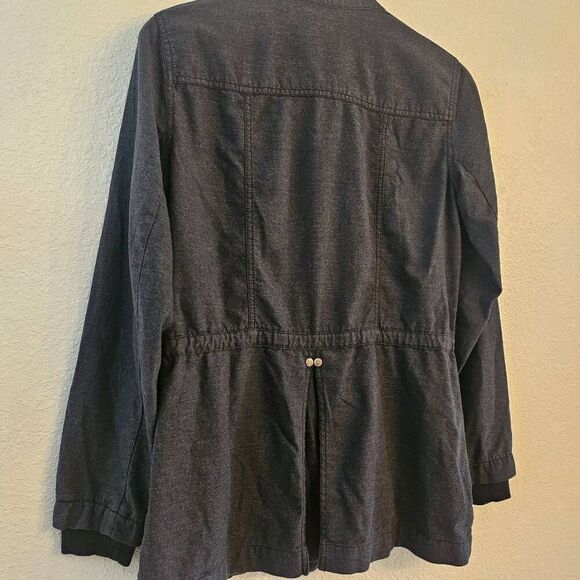 NWOT CAbi Weekend Moto Cinch Waist Fitted Stretch Flattering Jacket: Denim color - Picture 6 of 7